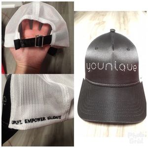Younique hat